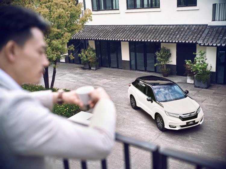想去看不期而遇的“繁華”，只需要擁有會享受生活的TA-汽車氪